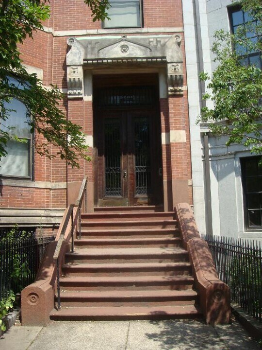 249 Commonwealth Ave, Unit 3 in Boston, MA - Foto de edificio