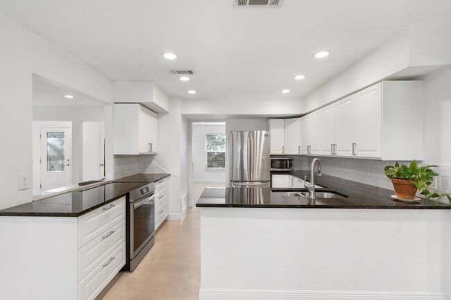 13212 Running Doe Ln, Unit 1 Bedroom 0405 in Cedar Park, TX - Building Photo - Building Photo