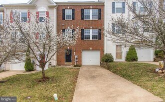 105 Raphael Ct, Unit 1119 in Martinsburg, WV - Building Photo