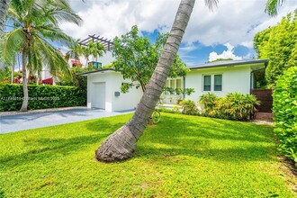 1749 Bay Dr in Miami Beach, FL - Building Photo - Building Photo