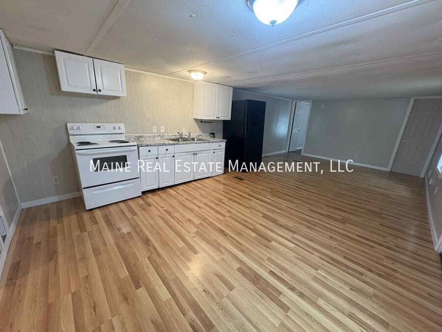19 Balsam Ln in Levant, ME - Building Photo