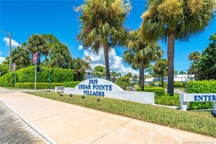 2929 SE Ocean Blvd in Stuart, FL - Building Photo