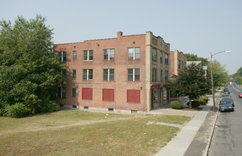 209-213 Zion St in Hartford, CT - Foto de edificio - Building Photo