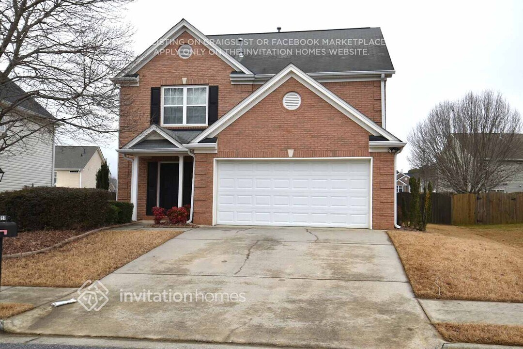951 Winding Down Way in Grayson, GA - Building Photo