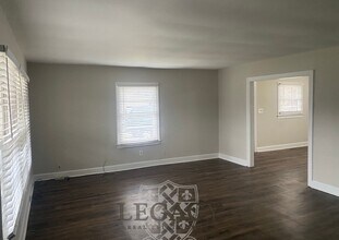 210 W Lokey Ave in Murfreesboro, TN - Building Photo - Building Photo