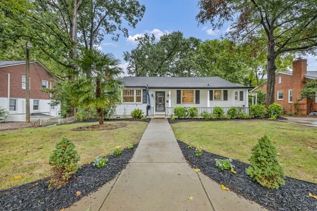 property at 3116 Lakewood Ave
