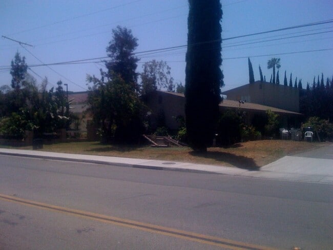 property at 1725-1725 W 9th Ave
