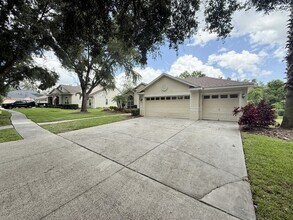 15224 Kestrelrise Dr in Lithia, FL - Building Photo - Building Photo