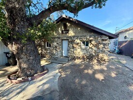3058 Crescent Way in Thousand Oaks, CA - Building Photo