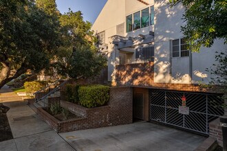 James Terrace in Glendale, CA - Building Photo - Building Photo