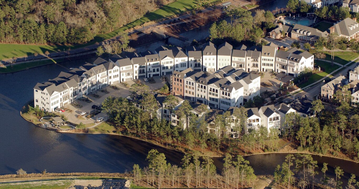 Timberloch Manor at East Shore in Shenandoah, TX - Building Photo