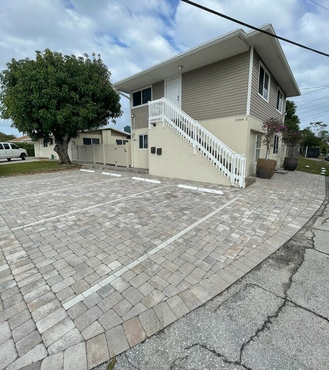 3064 Lake Ave, Unit 2