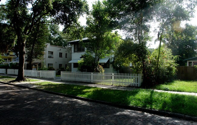 735 Grove St N in St. Petersburg, FL - Building Photo - Building Photo