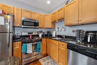 16 Sewall St, Unit 2 in Boston, MA - Foto de edificio - Building Photo