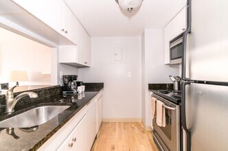 127 Greyrock Pl, Unit FL16-ID1050389P in Stamford, CT - Foto de edificio - Building Photo