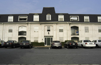 La Carre Apartments in Clarkston, GA - Building Photo - Building Photo