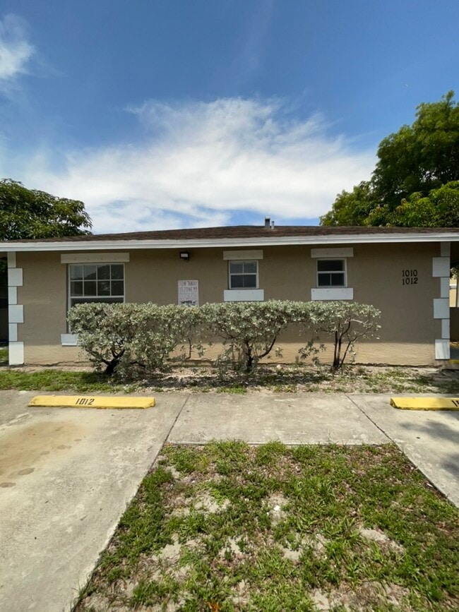 1010-1012 NW 3rd Ave, Unit Apt 1