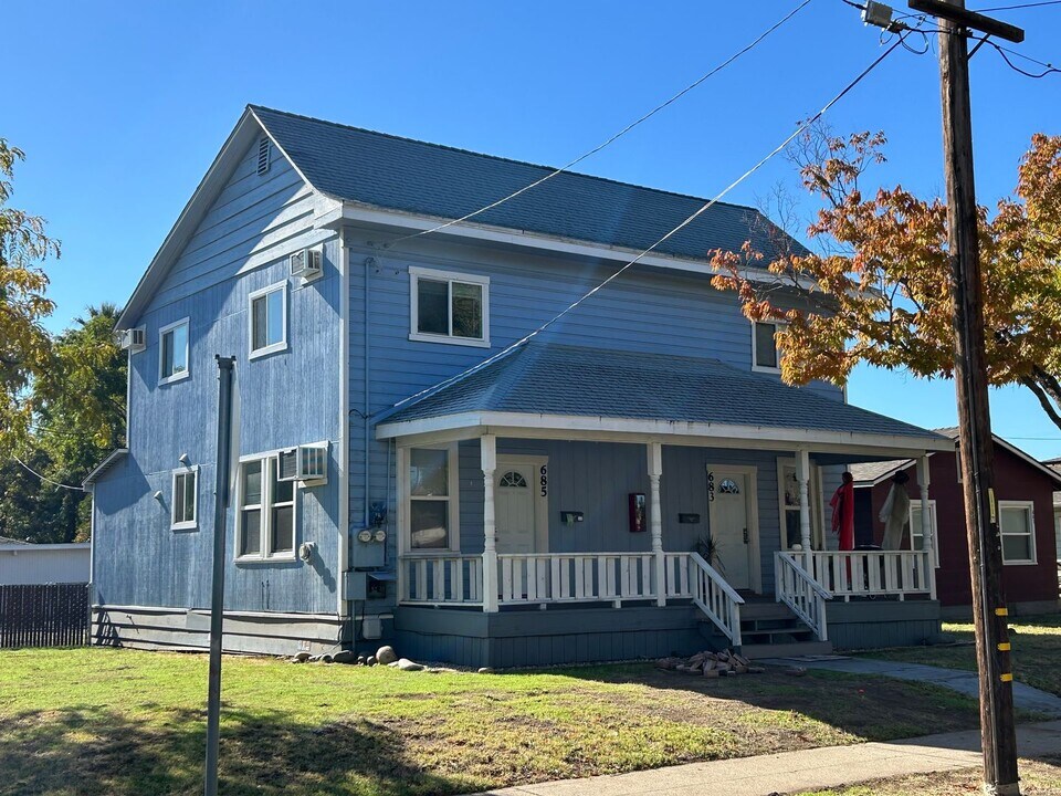 683-685 High St in Oroville, CA - Building Photo