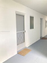 9159 SW 77th Ave in Miami, FL - Building Photo - Building Photo