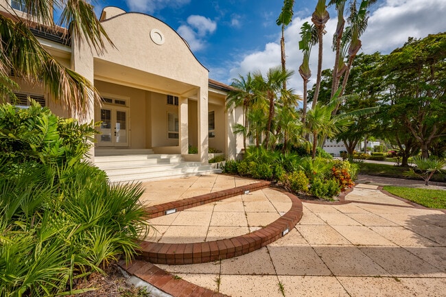 property at 981 Longboat Club Rd