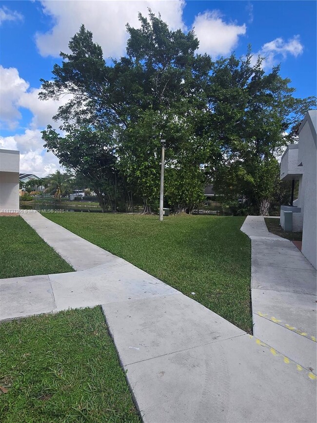 14829 SW 80th St in Miami, FL - Building Photo - Building Photo