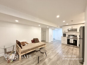 7 Archimedes Ct in Toronto, ON - Building Photo - Building Photo