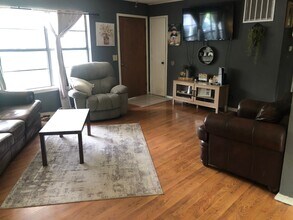 403 Betty Jean Ave in Bull Shoals, AR - Building Photo - Building Photo