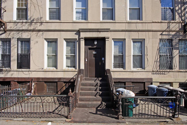 897  St. Johns Place in Brooklyn, NY - Foto de edificio - Building Photo