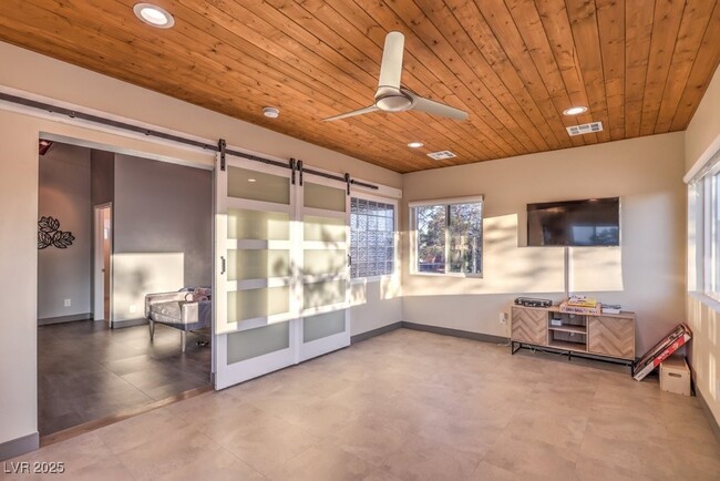 property at 2070 Irwin Cir