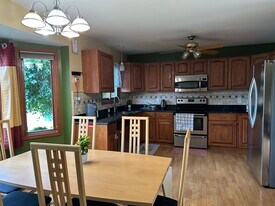 11024 Campbell Ct in Warren, MI - Building Photo