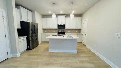 812 Long Run in Liberty Hill, TX - Building Photo - Building Photo