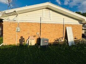 4901 Timber Ln in Rosenberg, TX - Building Photo