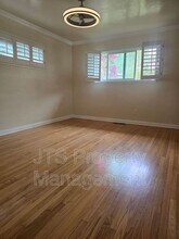 1033 Woodshire Way in Sacramento, CA - Building Photo - Building Photo