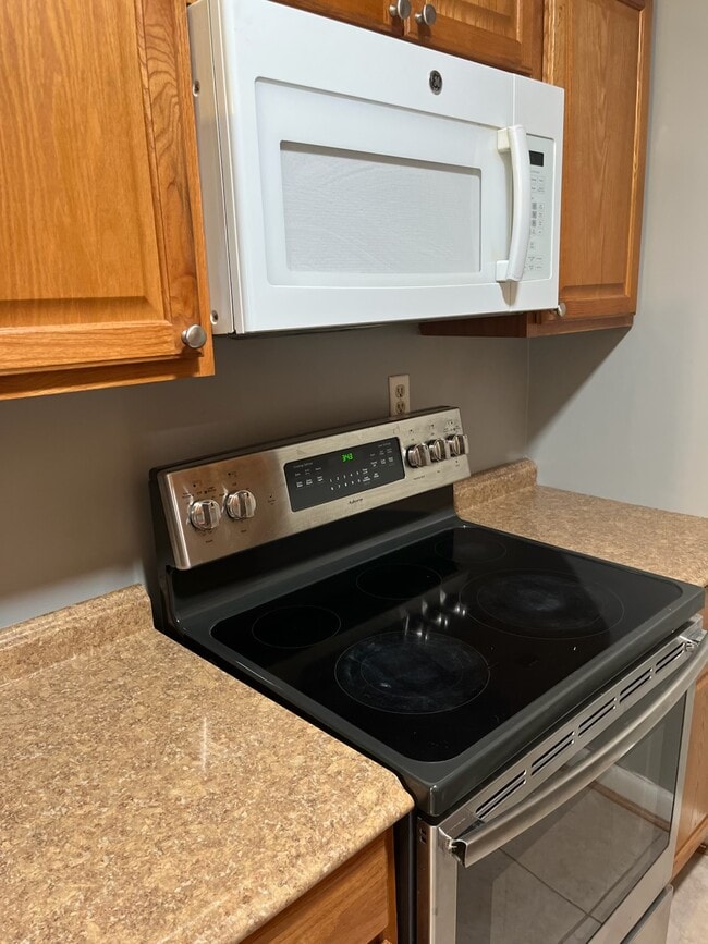 3429 5th St SE, Unit 32 in Washington, DC - Building Photo - Building Photo