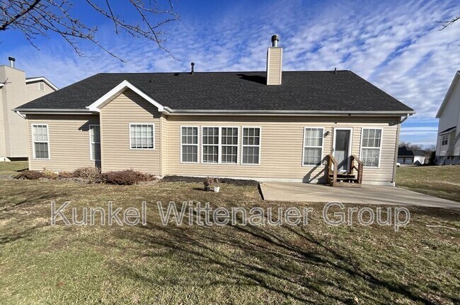 2308 Four Lakes Dr in Belleville, IL - Building Photo - Building Photo