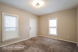 5111 Warren Ave in Norwood, OH - Foto de edificio - Building Photo