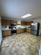 8018 Chestnut Bluff Dr in Converse, TX - Building Photo - Building Photo