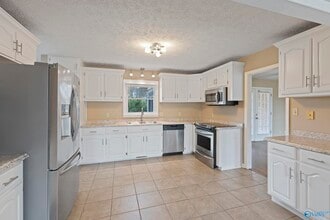 15153 New Cut Rd in Athens, AL - Building Photo - Building Photo