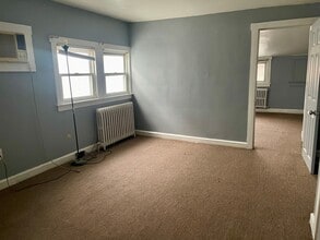 2700 Edgmont Ave, Unit C in Brookhaven, PA - Foto de edificio - Building Photo