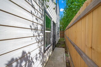 9405 Madera Rd in Houston, TX - Building Photo - Building Photo