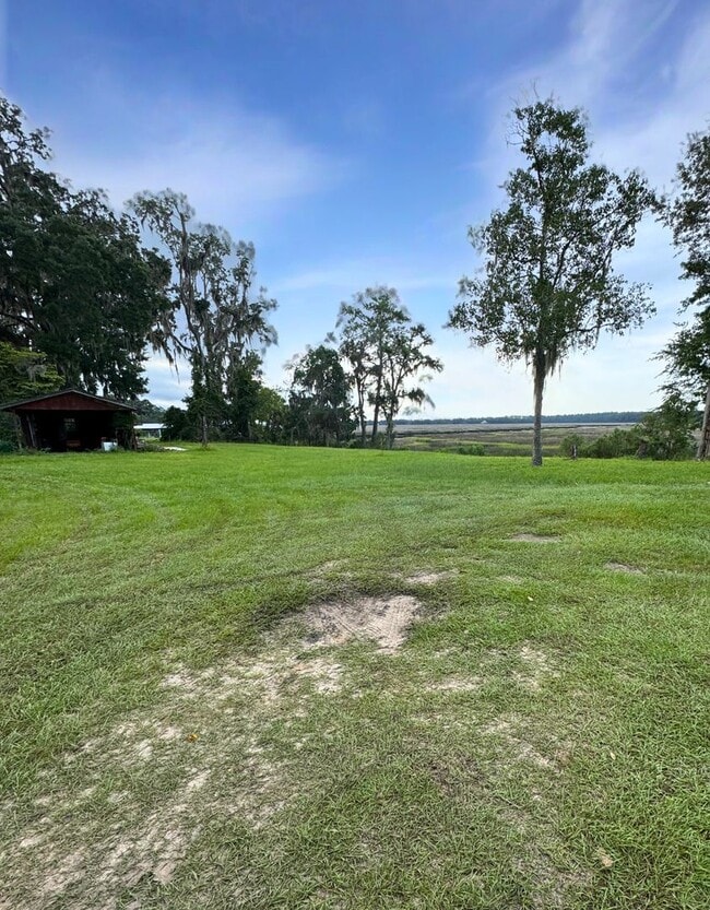 2554 Harrietts Bluff Rd in Woodbine, GA - Building Photo - Building Photo