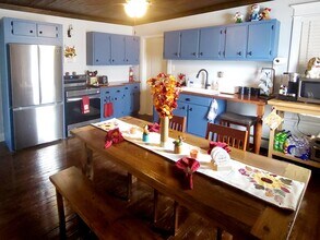 38 Maclay St in Milroy, PA - Building Photo - Building Photo