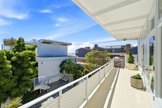 1210 W Oceanfront, Unit 1210.5 W Oceanfront in Newport Beach, CA - Building Photo - Building Photo