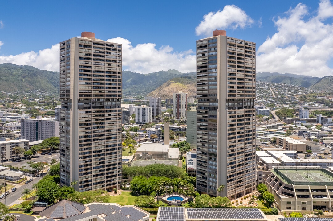Royal Iolani in Honolulu, HI - Foto de edificio