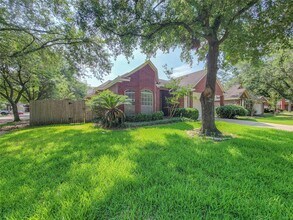 218 Windrift Ct in Sugar Land, TX - Building Photo - Building Photo