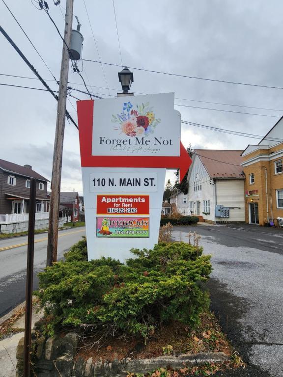 110 N Main St in Davidsville, PA - Building Photo - Building Photo