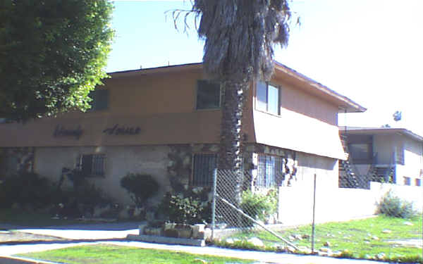 712 E Hardy St in Inglewood, CA - Building Photo