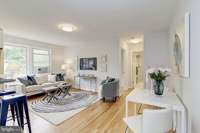 property at 4004 Beecher St NW