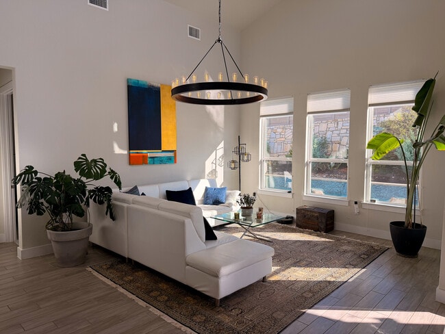 11001 Charger Way in Manor, TX - Foto de edificio - Building Photo