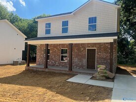 1713 Golf Club Ln NW in Huntsville, AL - Building Photo